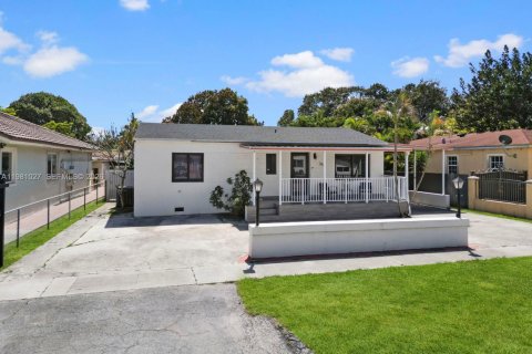 Commercial property in Hialeah, Florida 236.34 sq.m. № 2045028 - photo 3