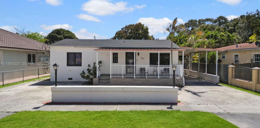 Commercial property in Hialeah, Florida 236.34 sq.m. № 2045028