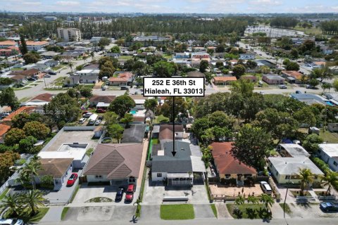 Commercial property in Hialeah, Florida 236.34 sq.m. № 2045028 - photo 7