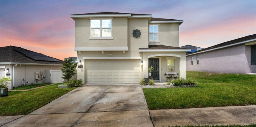 House in Davenport, Florida 5 bedrooms, 209.4 sq.m. № 2354344