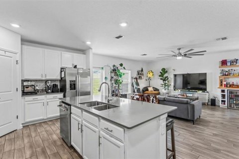 House in Davenport, Florida 5 bedrooms, 209.4 sq.m. № 2354344 - photo 10