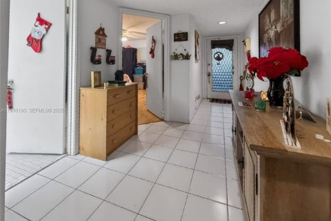 Condominio en alquiler en Pembroke Pines, Florida, 1 dormitorio, 97.08 m2 № 2009391 - foto 11