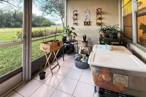 Condominio en alquiler en Pembroke Pines, Florida, 1 dormitorio, 97.08 m2 № 2009391 - foto 16