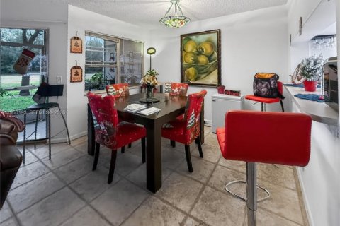 Condominio en alquiler en Pembroke Pines, Florida, 1 dormitorio, 97.08 m2 № 2009391 - foto 9