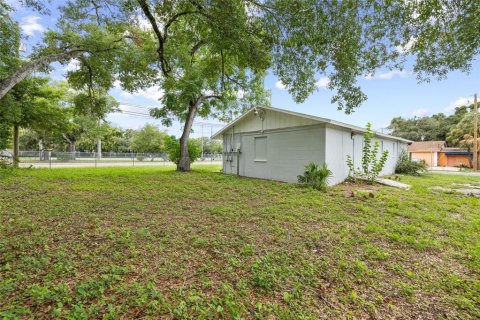 Propiedad comercial en venta en Tampa, Florida, 111.48 m2 № 2198514 - foto 8