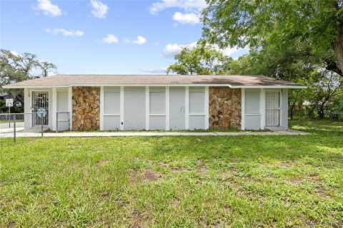 Propiedad comercial en venta en Tampa, Florida, 111.48 m2 № 2198514 - foto 6