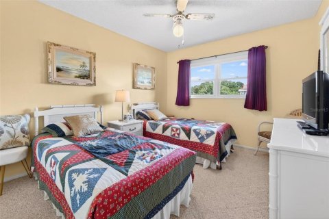 Condo in Clearwater, Florida, 2 bedrooms  № 2155858 - photo 16