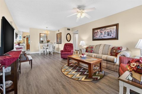 Condo in Clearwater, Florida, 2 bedrooms  № 2155858 - photo 5