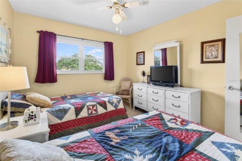 Condo in Clearwater, Florida, 2 bedrooms  № 2155858 - photo 17