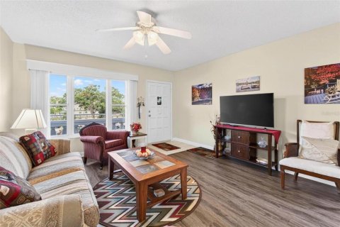 Condo in Clearwater, Florida, 2 bedrooms  № 2155858 - photo 4