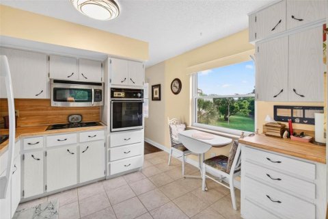 Condo in Clearwater, Florida, 2 bedrooms  № 2155858 - photo 9