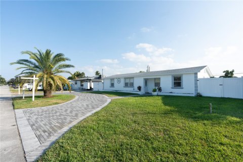 House in Hollywood, Florida 3 bedrooms, 118.45 sq.m. № 1953626 - photo 3