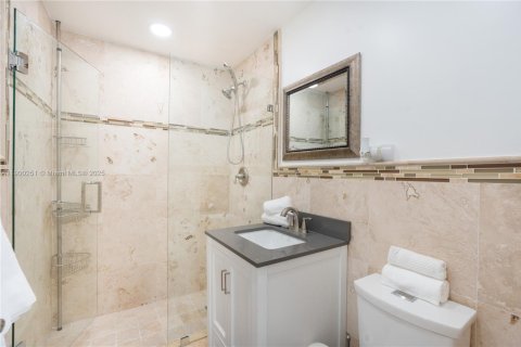 House in Hollywood, Florida 3 bedrooms, 118.45 sq.m. № 1953626 - photo 13