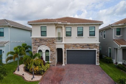 Купить виллу или дом в Корал-Спрингс, Флорида 5 спален, 285.12м2, № 2022232 - фото 2