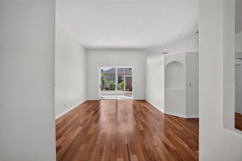 House in Leesburg, Florida 3 bedrooms, 213.77 sq.m. № 2427371 - photo 6