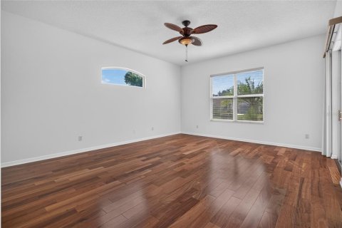 House in Leesburg, Florida 3 bedrooms, 213.77 sq.m. № 2427371 - photo 26