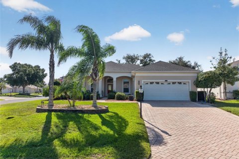 House in Leesburg, Florida 3 bedrooms, 213.77 sq.m. № 2427371 - photo 2