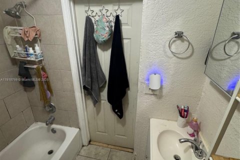 House in Delray Beach, Florida 2 bedrooms, 53.88 sq.m. № 1972082 - photo 15