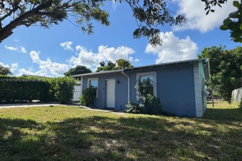 Купить виллу или дом в Делрей-Бич, Флорида 2 спальни, 53.88м2, № 1972082 - фото 2