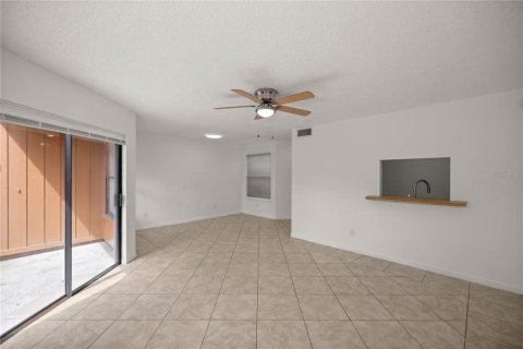 Copropriété à vendre à Ocala, Floride: 2 chambres, 111.39 m2 № 1815879 - photo 8