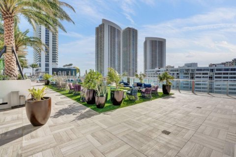 Condominio en alquiler en Hollywood, Florida, 3 dormitorios, 126.44 m2 № 2053134 - foto 16