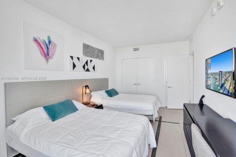 Condominio en alquiler en Hollywood, Florida, 3 dormitorios, 126.44 m2 № 2053134 - foto 23