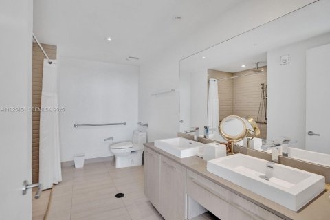 Condominio en alquiler en Hollywood, Florida, 3 dormitorios, 126.44 m2 № 2053134 - foto 29