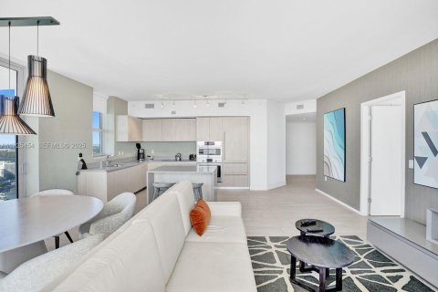 Condominio en alquiler en Hollywood, Florida, 3 dormitorios, 126.44 m2 № 2053134 - foto 18