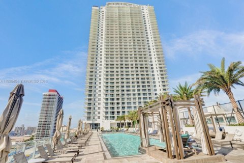 Condominio en alquiler en Hollywood, Florida, 3 dormitorios, 126.44 m2 № 2053134 - foto 27