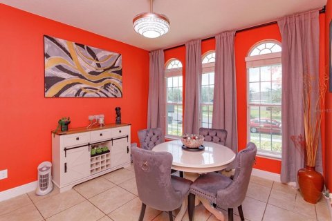 House in Apopka, Florida 3 bedrooms, 205.31 sq.m. № 1893596 - photo 7