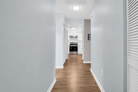 Купить кондоминиум в Клируотер, Флорида 9 комнат, 105.44м2, № 2223466 - фото 3
