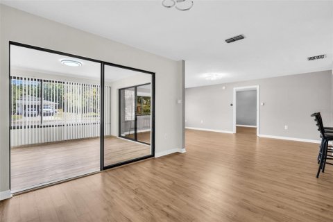 Купить кондоминиум в Клируотер, Флорида 9 комнат, 105.44м2, № 2223466 - фото 10