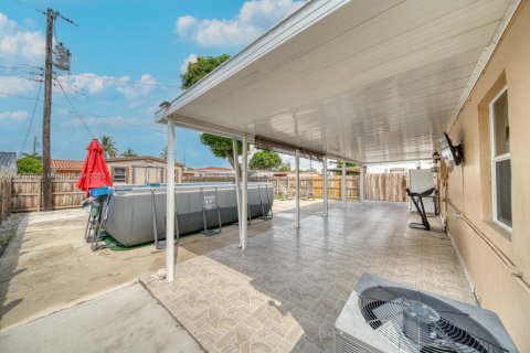 Villa ou maison à vendre à Hialeah, Floride: 3 chambres, 136.75 m2 № 1927391 - photo 27
