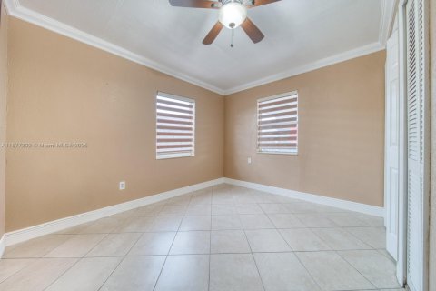 Villa ou maison à vendre à Hialeah, Floride: 3 chambres, 136.75 m2 № 1927391 - photo 21