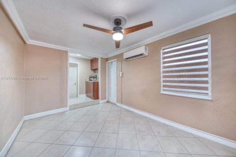 Villa ou maison à vendre à Hialeah, Floride: 3 chambres, 136.75 m2 № 1927391 - photo 15