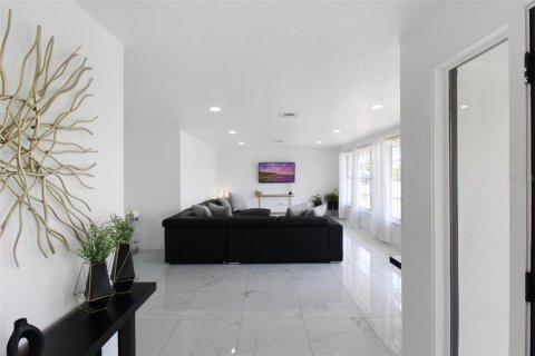Villa ou maison à louer à Punta Gorda, Floride: 3 chambres, 193.7 m2 № 1647800 - photo 7