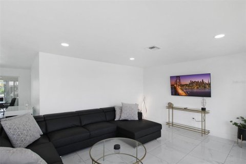 Villa ou maison à louer à Punta Gorda, Floride: 3 chambres, 193.7 m2 № 1647800 - photo 10