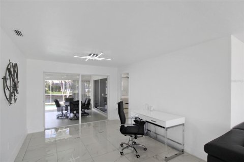 Villa ou maison à louer à Punta Gorda, Floride: 3 chambres, 193.7 m2 № 1647800 - photo 15