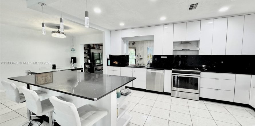 Villa ou maison à Tamarac, Floride 3 chambres, 147.44 m2 № 1930295