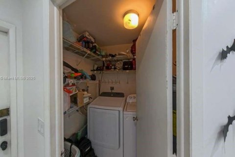 Adosado en venta en Pembroke Pines, Florida, 3 dormitorios, 136.75 m2 № 1949711 - foto 13