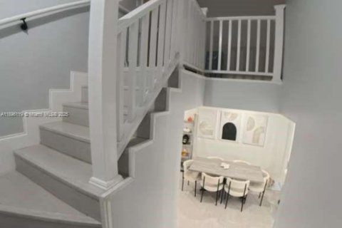 Adosado en venta en Pembroke Pines, Florida, 3 dormitorios, 136.75 m2 № 1949711 - foto 18