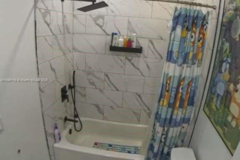 Adosado en venta en Pembroke Pines, Florida, 3 dormitorios, 136.75 m2 № 1949711 - foto 25