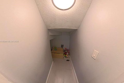 Adosado en venta en Pembroke Pines, Florida, 3 dormitorios, 136.75 m2 № 1949711 - foto 17