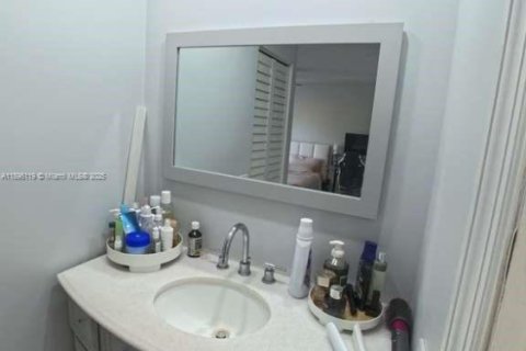 Adosado en venta en Pembroke Pines, Florida, 3 dormitorios, 136.75 m2 № 1949711 - foto 22
