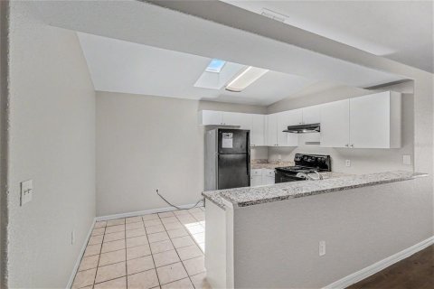 House in Land O' Lakes, Florida 3 bedrooms, 110.83 sq.m. № 2156609 - photo 6