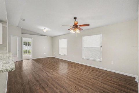 House in Land O' Lakes, Florida 3 bedrooms, 110.83 sq.m. № 2156609 - photo 8