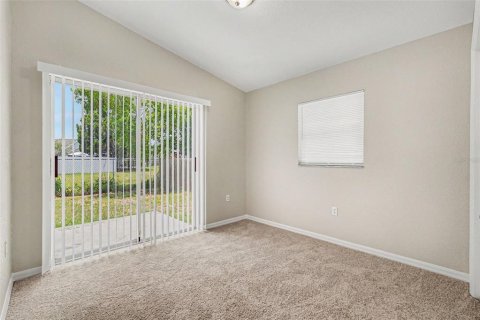 House in Land O' Lakes, Florida 3 bedrooms, 110.83 sq.m. № 2156609 - photo 10