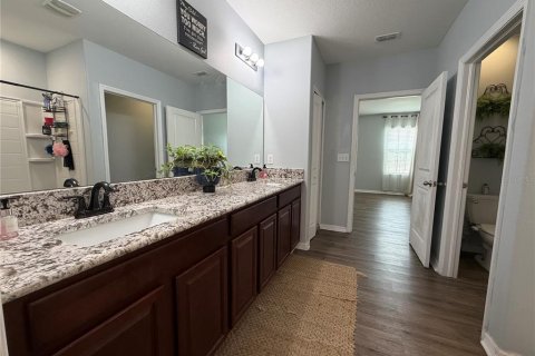 House in Dover, Florida 5 bedrooms, 273.97 sq.m. № 2403533 - photo 29