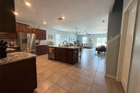 House in Dover, Florida 5 bedrooms, 273.97 sq.m. № 2403533 - photo 14