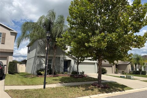 House in Dover, Florida 5 bedrooms, 273.97 sq.m. № 2403533 - photo 3